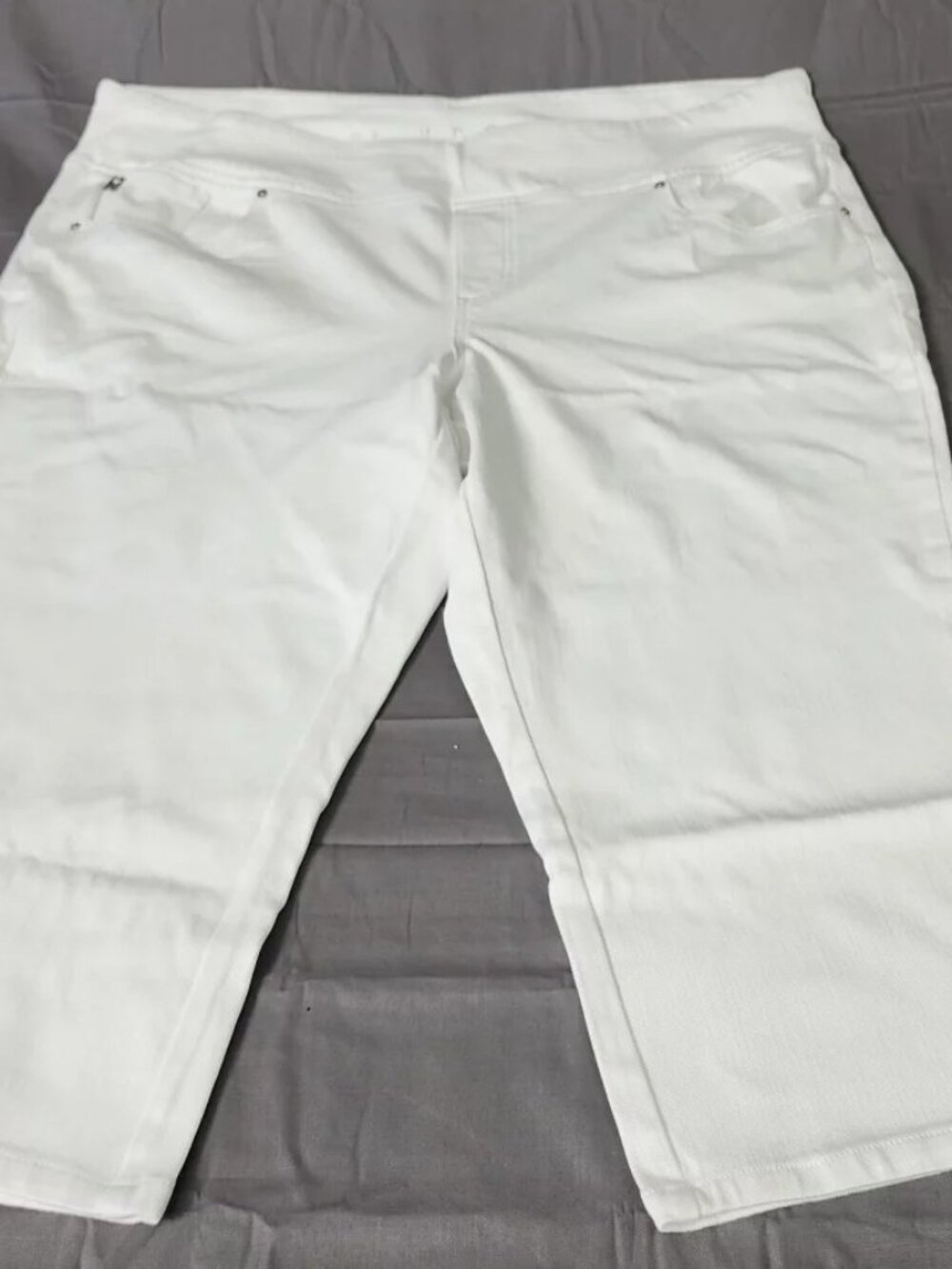 Belle by Kim Gravel 24W White Capri Pants Pull On Stretch Denim High Rise